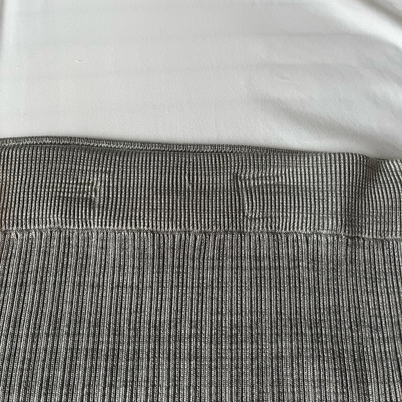 Club Monaco sweater and skirt set - Picture 9 of 9